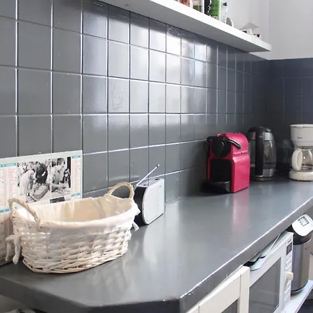 Spacious Family Nest Facing Square Des Epinette Apartment