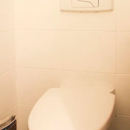 Apartamento Spacious Family Nest Facing Square Des Epinette Paris
