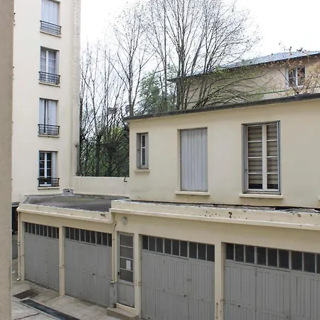 Spacious Family Nest Facing Square Des Epinette *