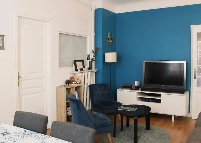 Spacious Family Nest Facing Square Des Epinette Apartmán Paříž