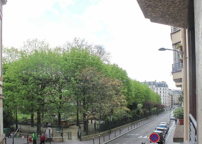 Apartmán Spacious Family Nest Facing Square Des Epinette *