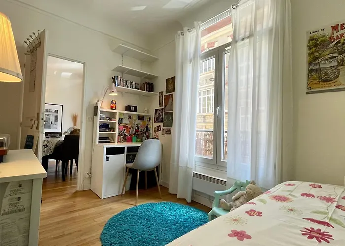 Apartmán Spacious Family Nest Facing Square Des Epinette *