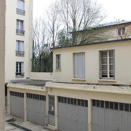 Spacious Family Nest Facing Square Des épinette *